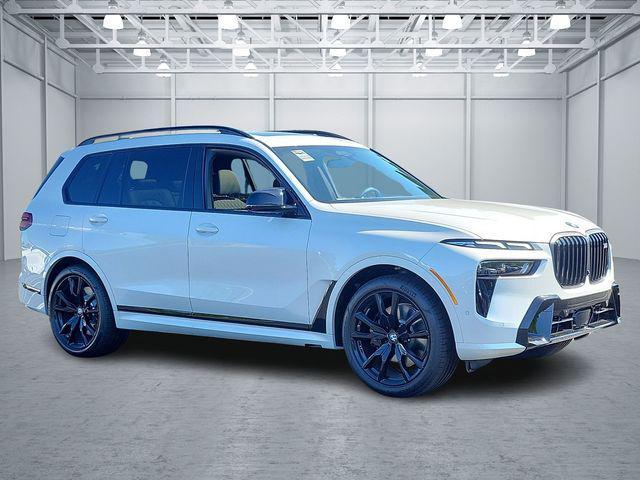 new 2025 BMW X7 car, priced at $118,410