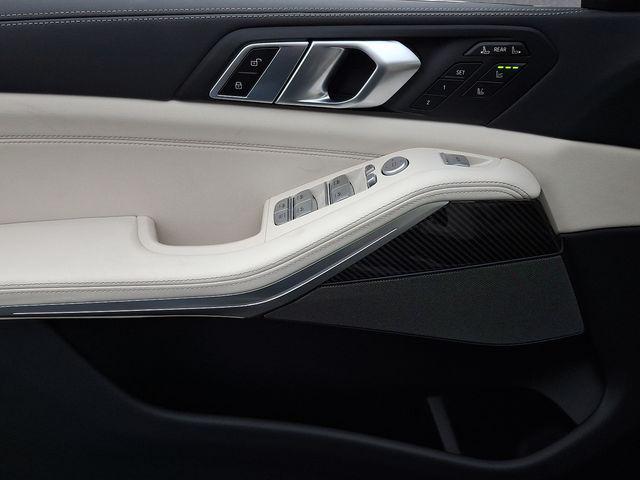 new 2025 BMW X7 car, priced at $121,220