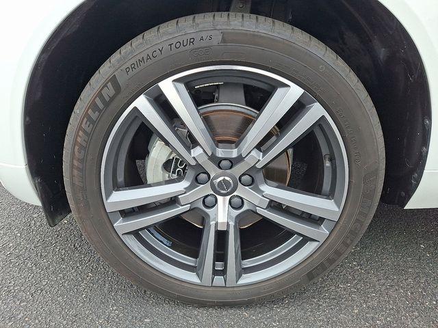 used 2021 Volvo XC60 car, priced at $20,455
