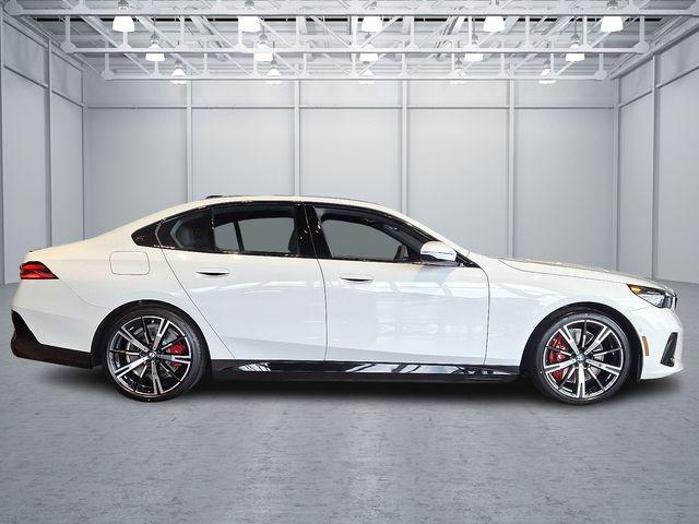 new 2026 BMW 550e car