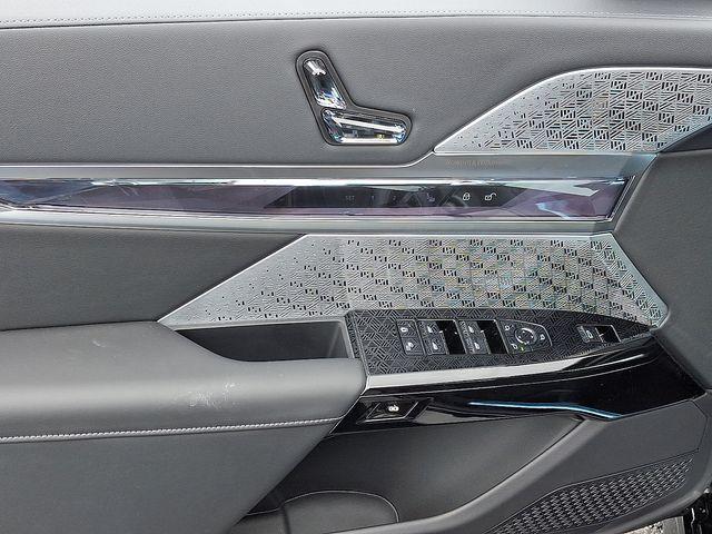 new 2025 BMW 760 car, priced at $135,775