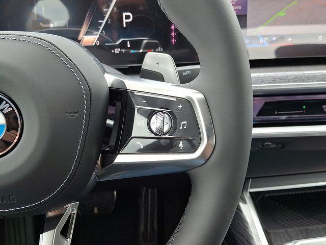 new 2025 BMW 760 car, priced at $135,775