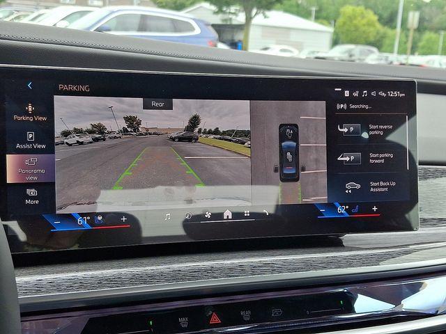 new 2025 BMW 760 car, priced at $135,775