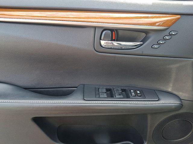 used 2015 Lexus ES 300h car, priced at $16,220
