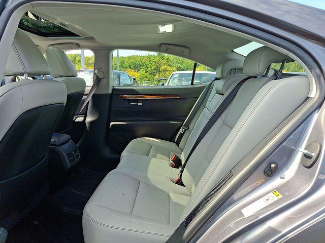 used 2015 Lexus ES 300h car, priced at $16,220
