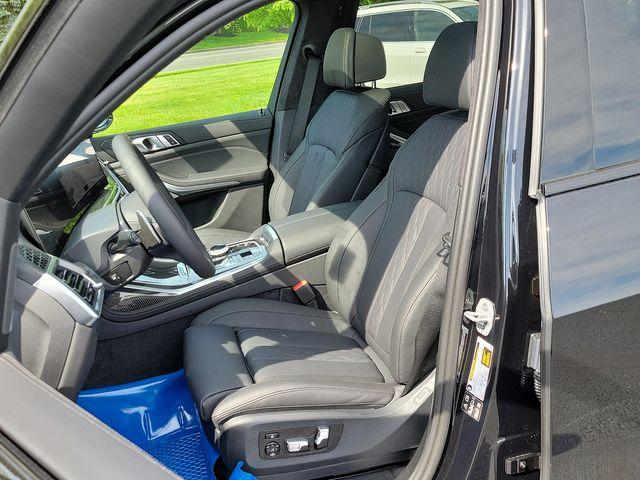 new 2025 BMW X7 car, priced at $119,930