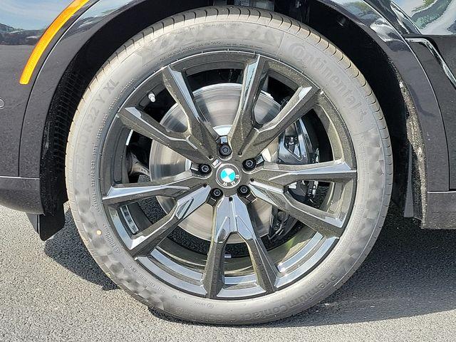 new 2025 BMW X7 car, priced at $119,930