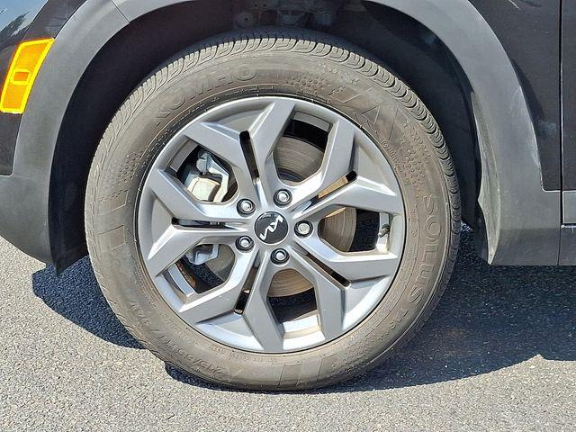 used 2024 Kia Seltos car, priced at $22,330