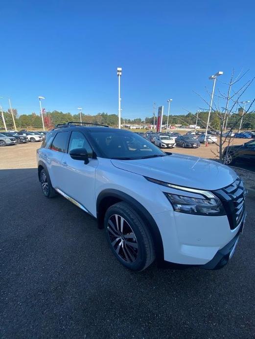 new 2025 Nissan Pathfinder car, priced at $52,694