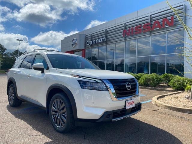 new 2024 Nissan Pathfinder car, priced at $45,441