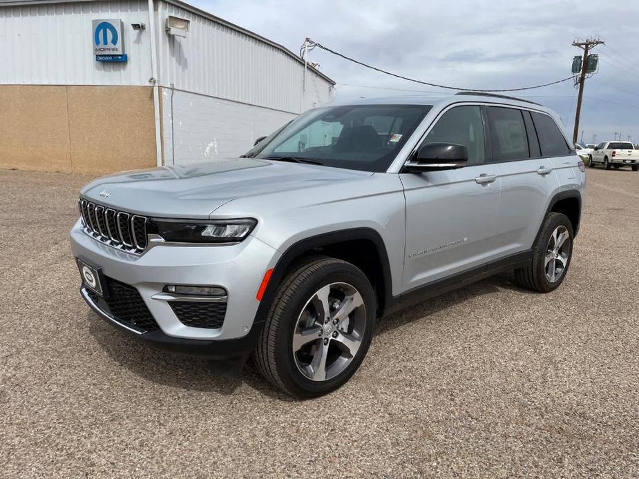 new 2024 Jeep Grand Cherokee car, priced at $49,998