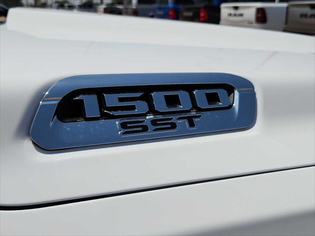 new 2025 Ram 1500 car, priced at $60,352