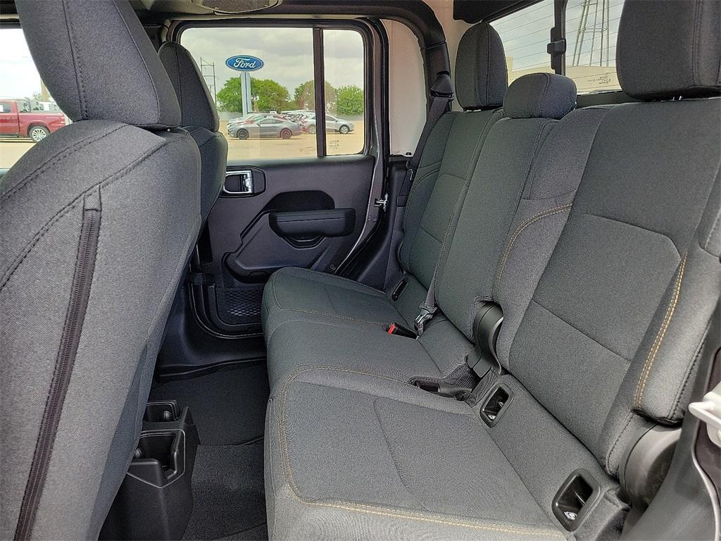 new 2025 Jeep Gladiator car, priced at $39,885