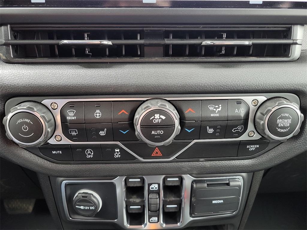 new 2025 Jeep Wrangler car, priced at $48,945