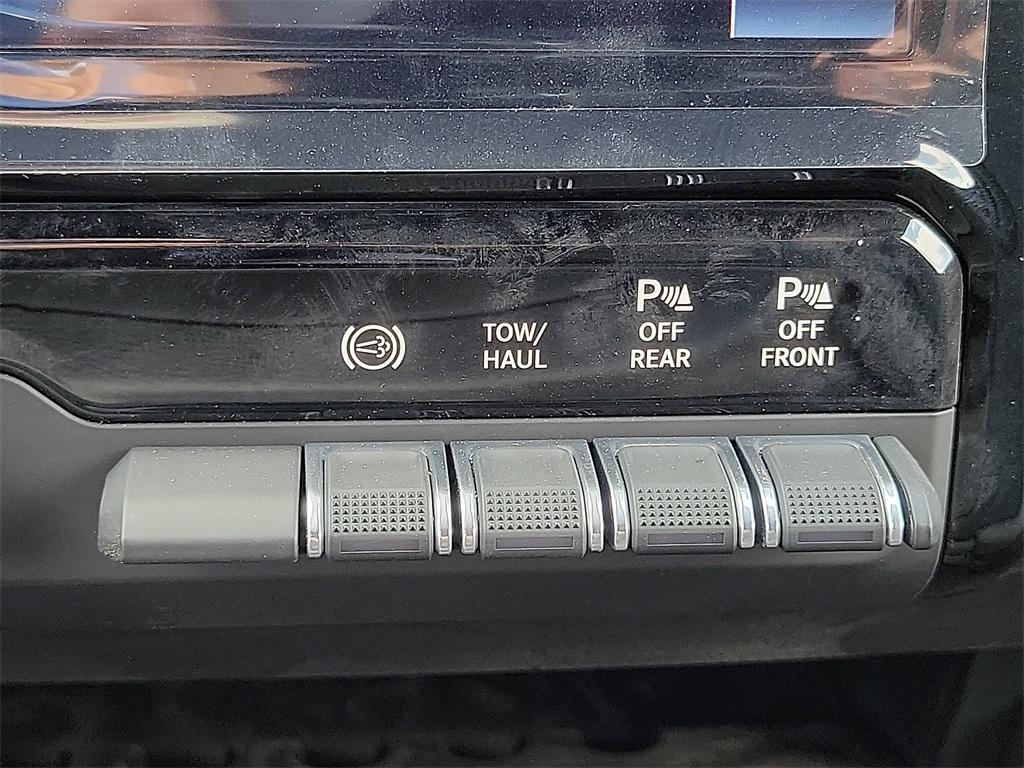 new 2025 Ram 2500 car, priced at $63,925