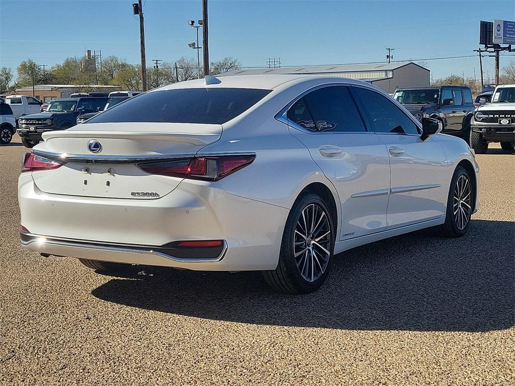 used 2022 Lexus ES 300h car, priced at $35,718