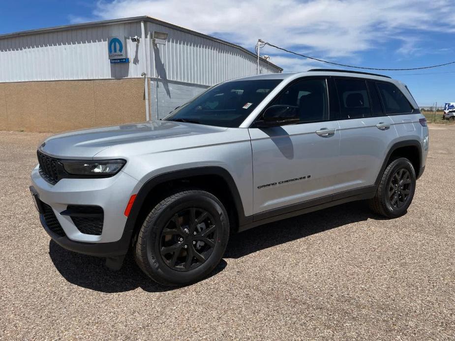 new 2024 Jeep Grand Cherokee car, priced at $44,498