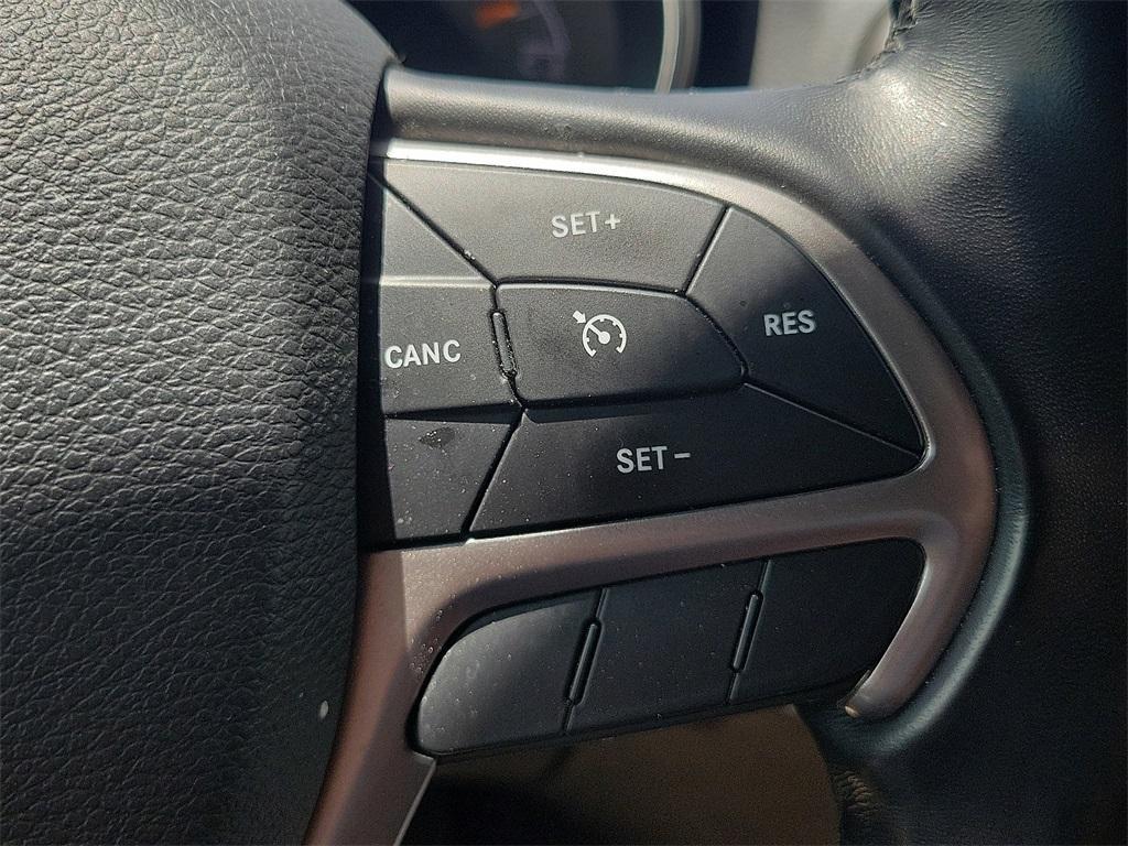 used 2021 Jeep Grand Cherokee car, priced at $23,995