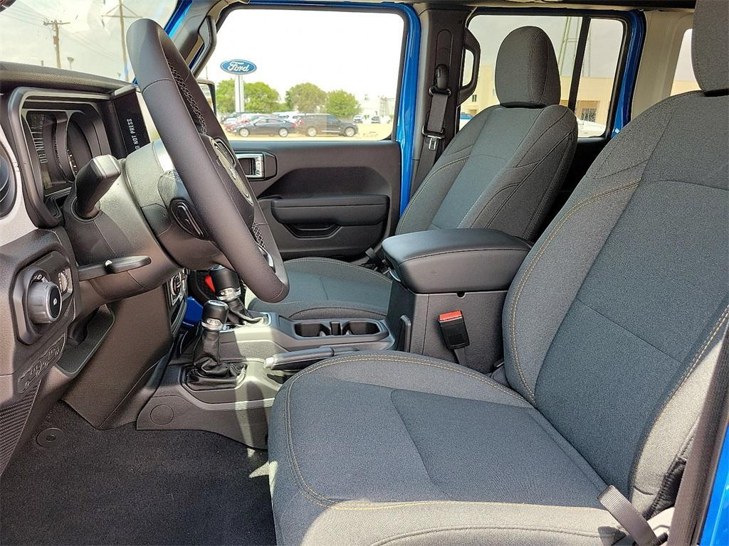 new 2025 Jeep Wrangler car, priced at $39,954