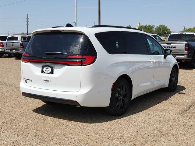 new 2024 Chrysler Pacifica car, priced at $39,997