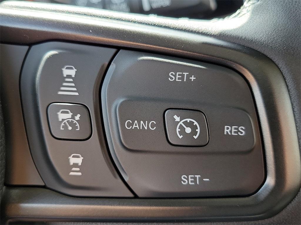 new 2025 Jeep Wrangler car, priced at $40,414