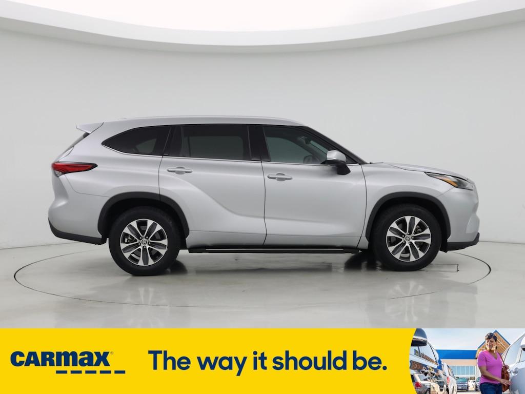 used 2022 Toyota Highlander car, priced at $35,998