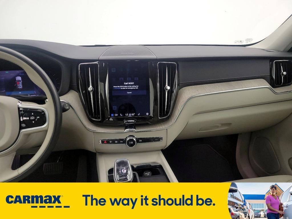 used 2022 Volvo XC60 car, priced at $36,998