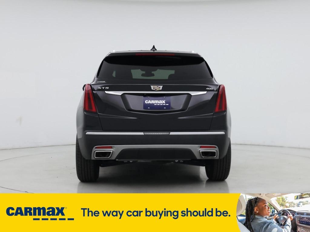 used 2022 Cadillac XT5 car, priced at $35,998