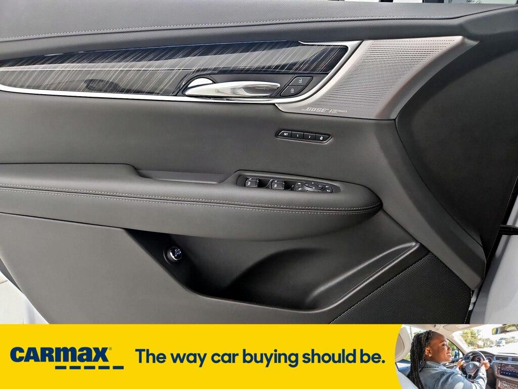used 2024 Cadillac XT6 car, priced at $49,998
