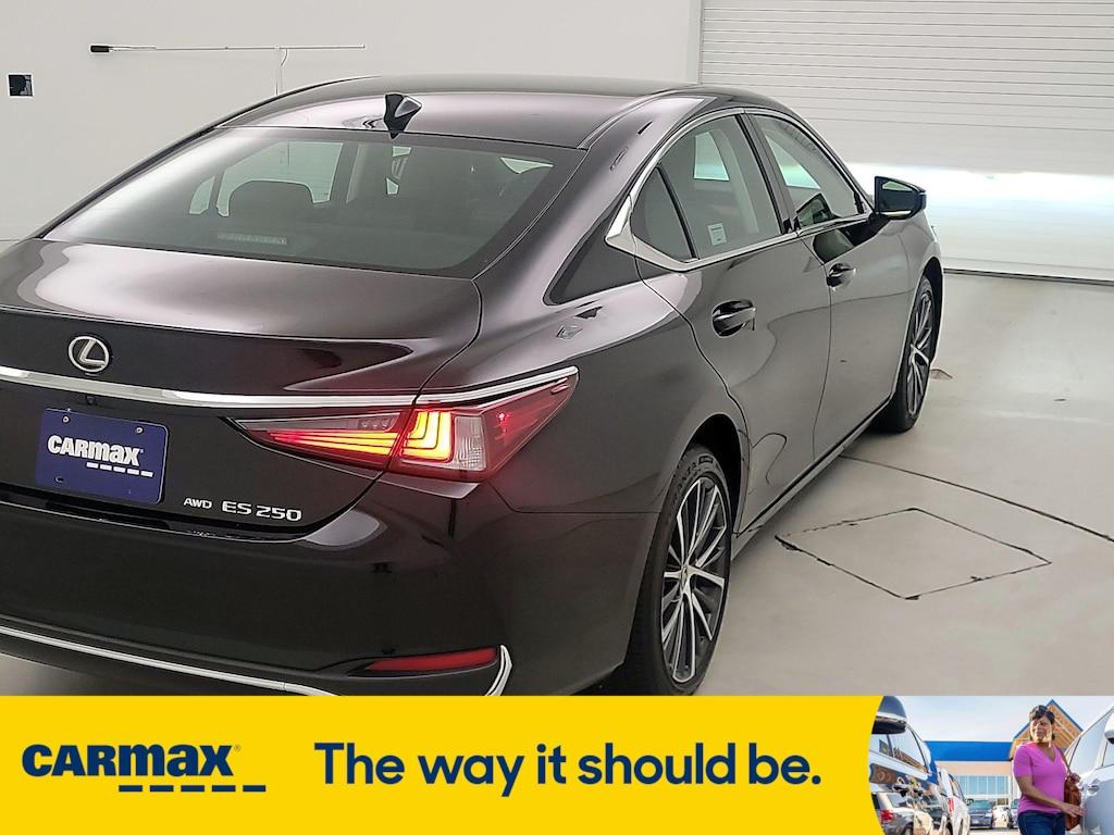 used 2024 Lexus ES 250 car, priced at $38,998