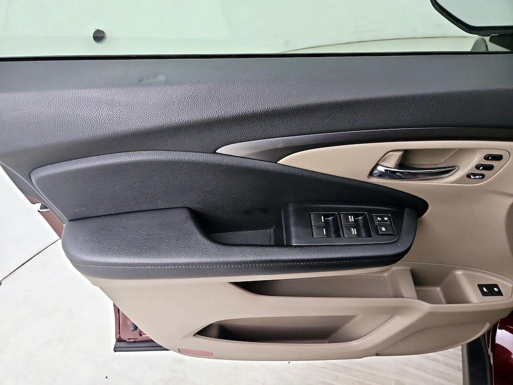 used 2022 Honda Pilot car, priced at $35,998