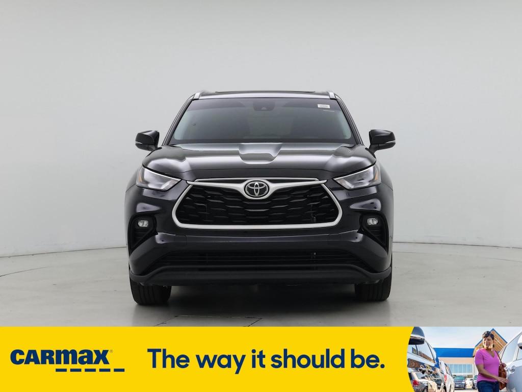 used 2023 Toyota Highlander car, priced at $38,998