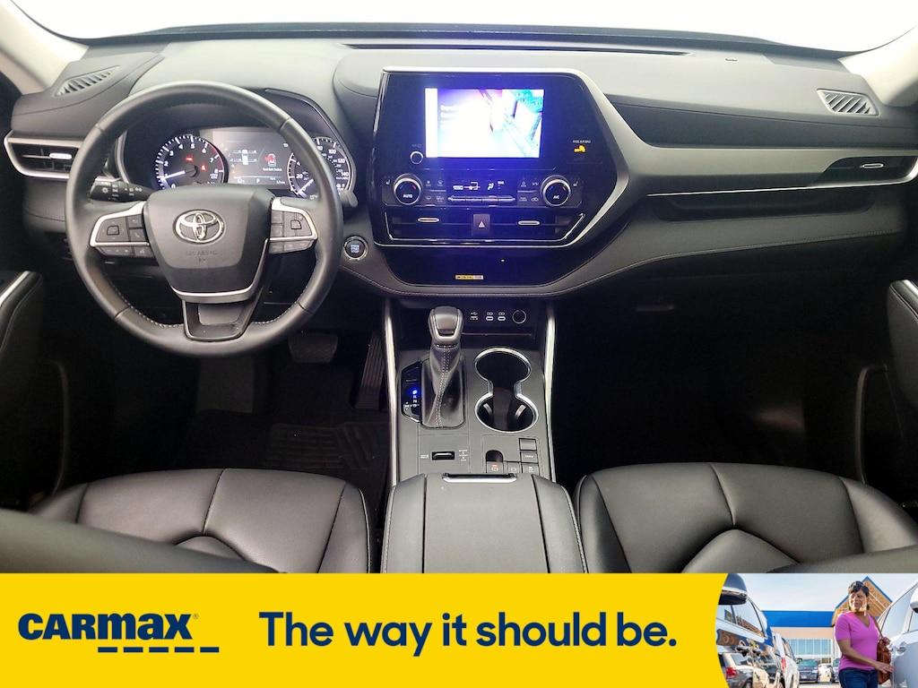 used 2023 Toyota Highlander car, priced at $38,998