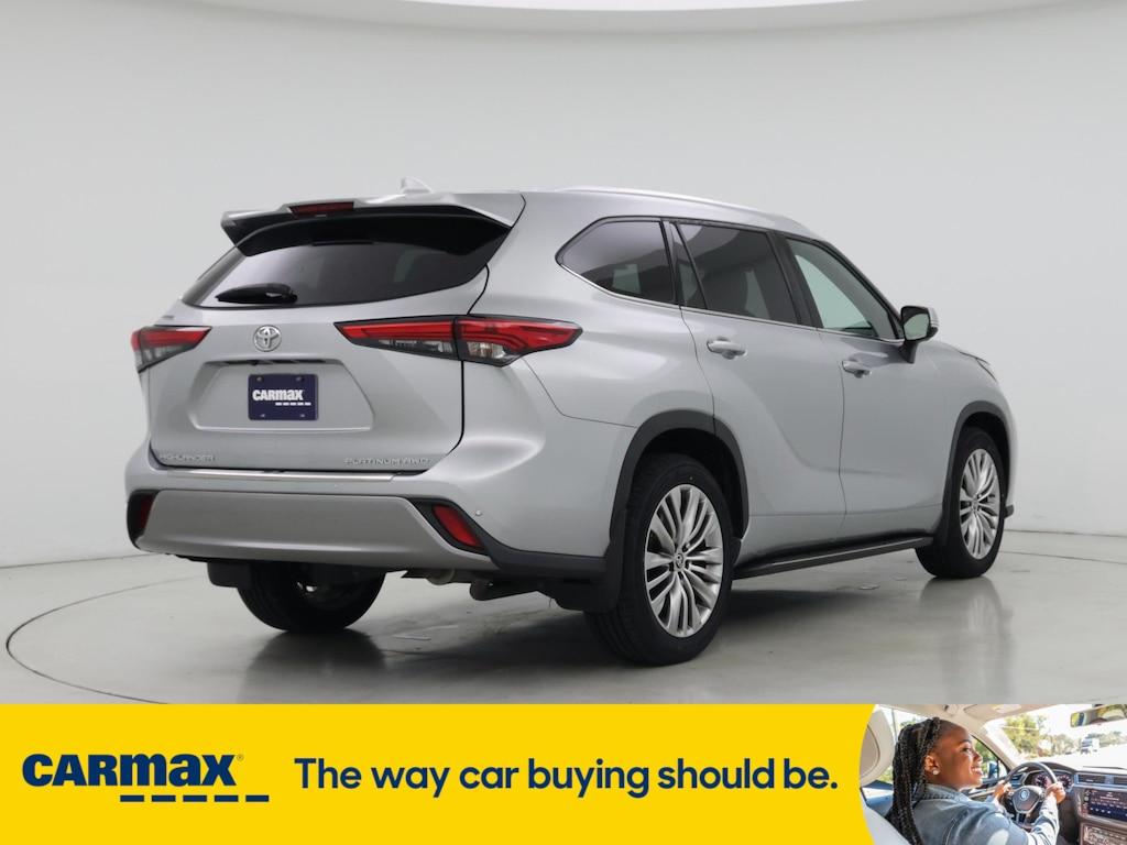 used 2022 Toyota Highlander car, priced at $43,998