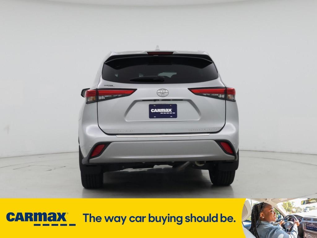 used 2022 Toyota Highlander car, priced at $43,998