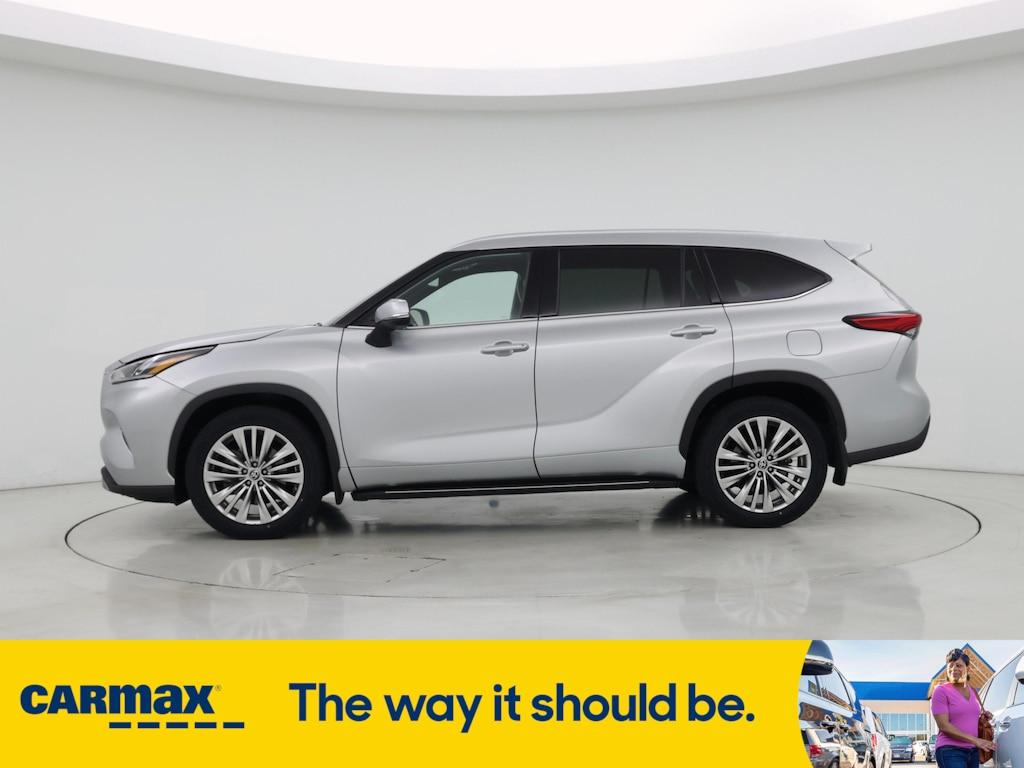 used 2022 Toyota Highlander car, priced at $43,998