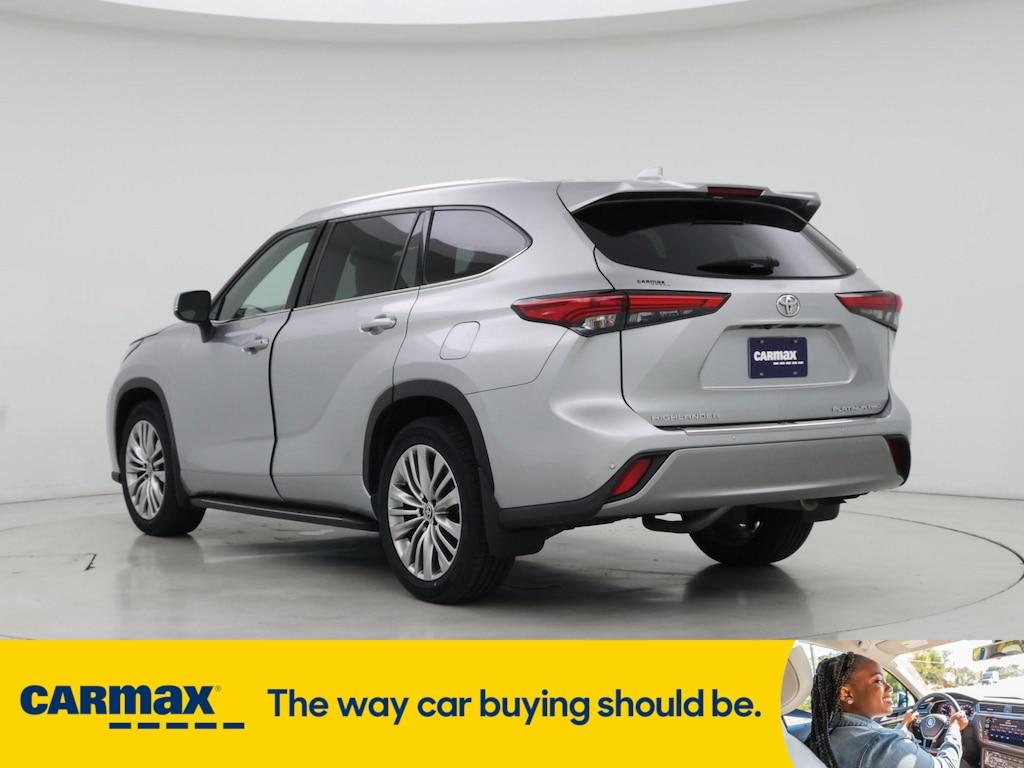 used 2022 Toyota Highlander car, priced at $43,998