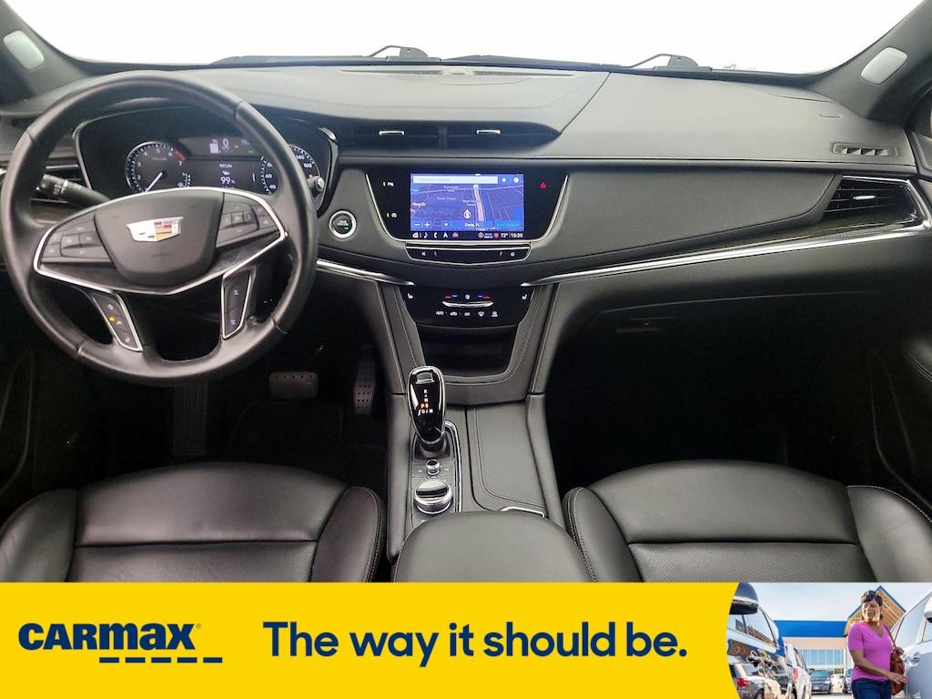 used 2022 Cadillac XT5 car, priced at $33,998