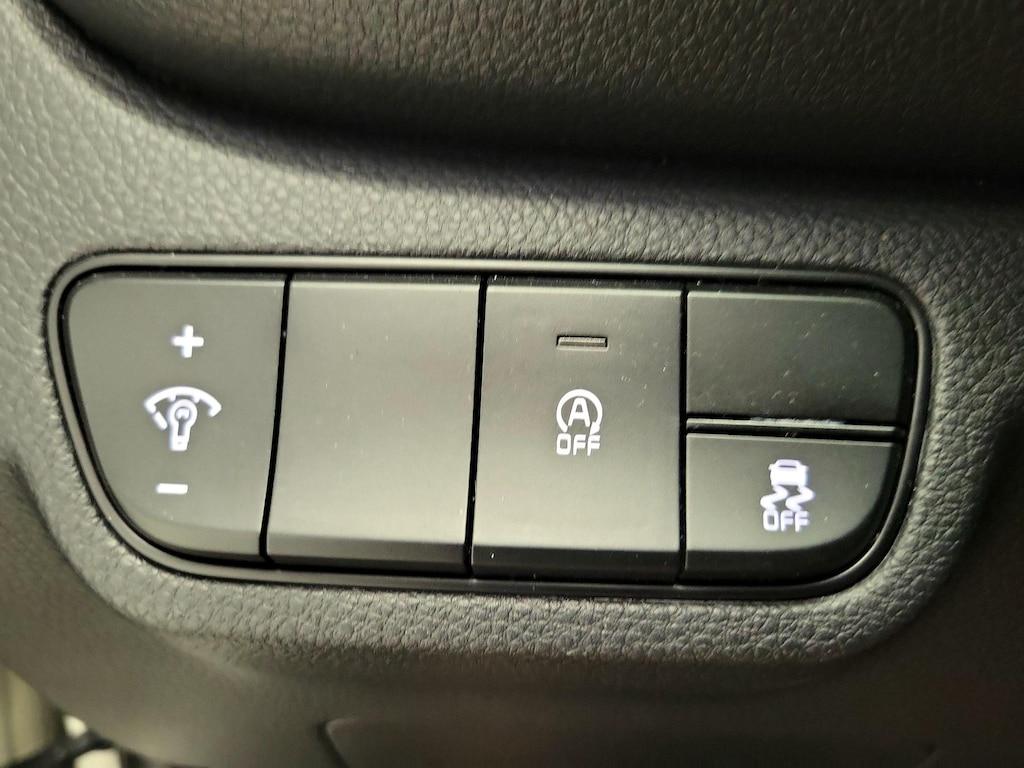 used 2025 Kia Seltos car, priced at $25,998