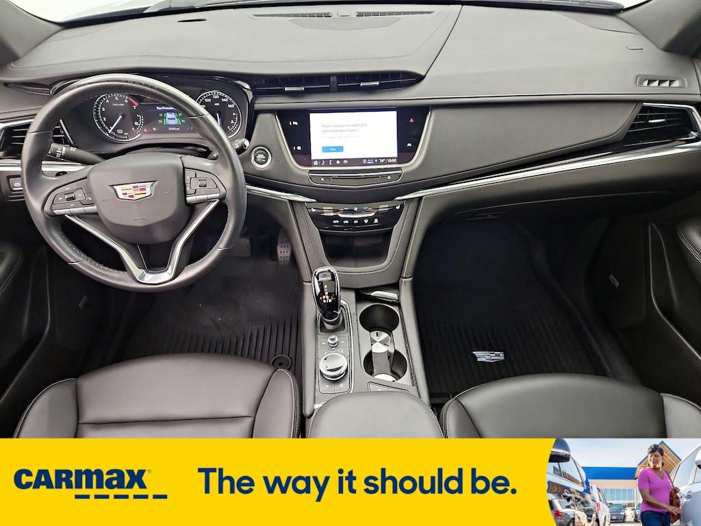 used 2023 Cadillac XT6 car, priced at $35,998