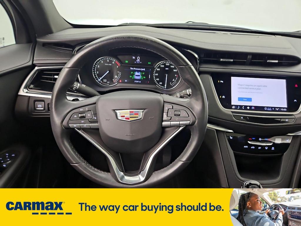 used 2023 Cadillac XT6 car, priced at $35,998