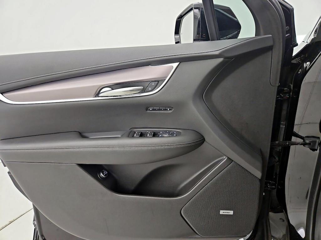 used 2023 Cadillac XT6 car, priced at $35,998