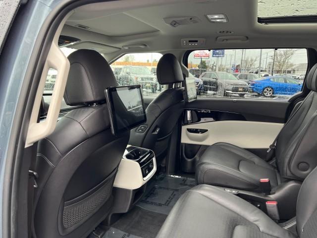 used 2022 Kia Carnival car