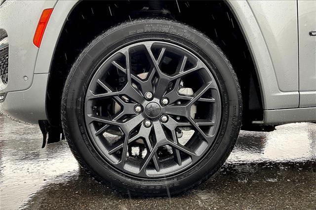 new 2025 Jeep Grand Cherokee car, priced at $70,220