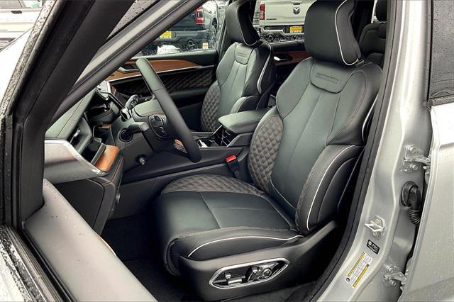 new 2025 Jeep Grand Cherokee car, priced at $70,220