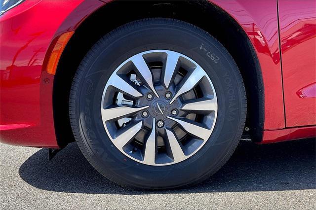 new 2025 Chrysler Pacifica Hybrid car, priced at $48,013