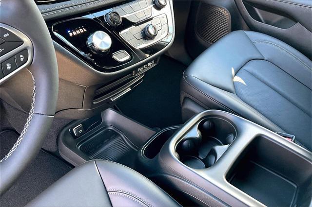 new 2025 Chrysler Pacifica car, priced at $40,925