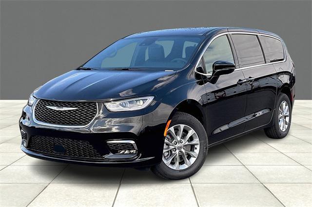 new 2025 Chrysler Pacifica car, priced at $44,395