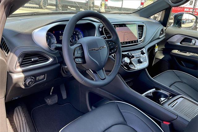 new 2025 Chrysler Pacifica car, priced at $47,889