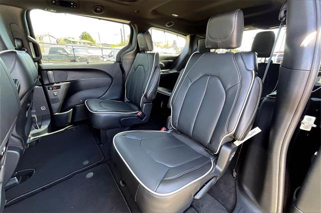 new 2025 Chrysler Pacifica car, priced at $47,889